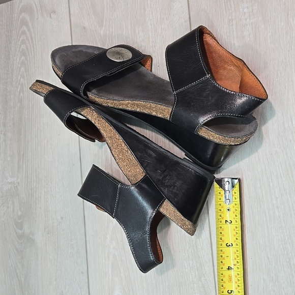 Taos Womens Carousel Hook&loop Wedge Leather Sandals shoes sz 41/10-10.5 - Picture 8 of 12